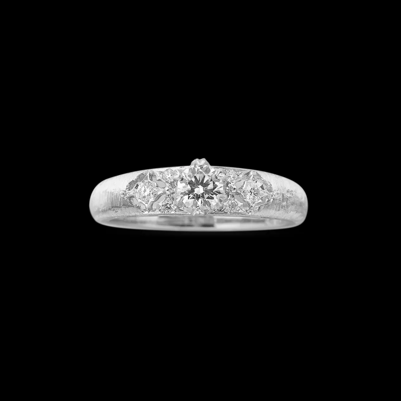 Buccellati ANTIOPE WHITE GOLD RING WITH DIAMOND ROUND CENTRAL STONE