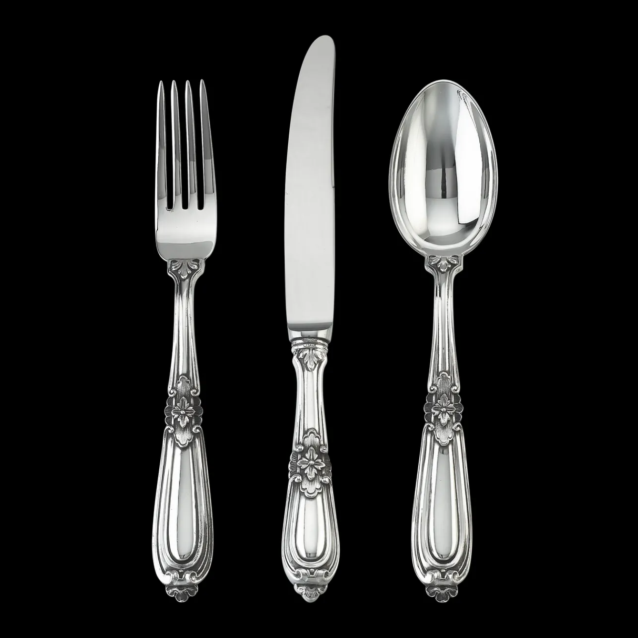 Buccellati ESTEVAL USA FLATWARE SET FOR 12 PEOPLE