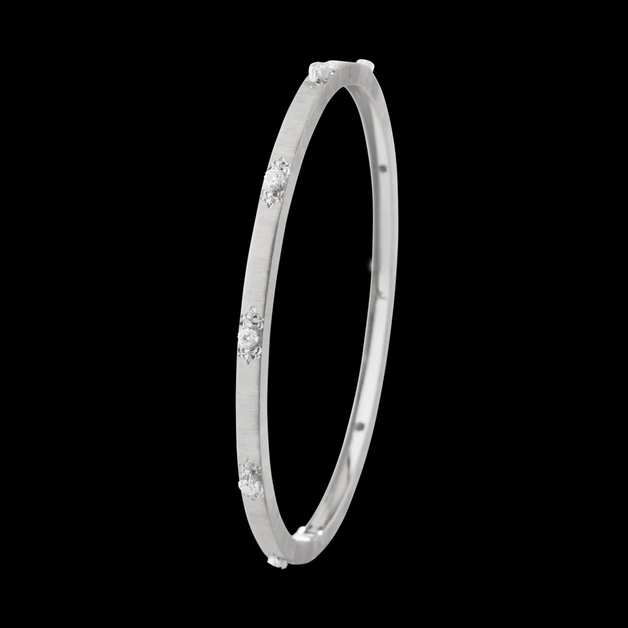 Buccellati MACRI CLASSICA WHITE GOLD RIGATO BRACELET WITH DIAMONDS