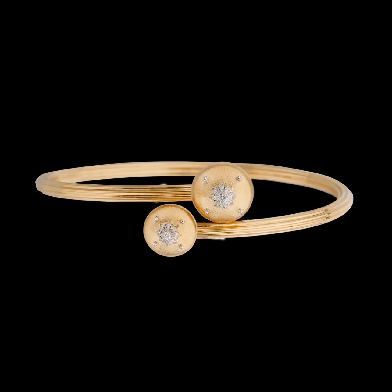 Buccellati MACRI CLASSICA YELLOW AND WHITE GOLD WAVY SURFACE BRACELET WITH DIAMONDS