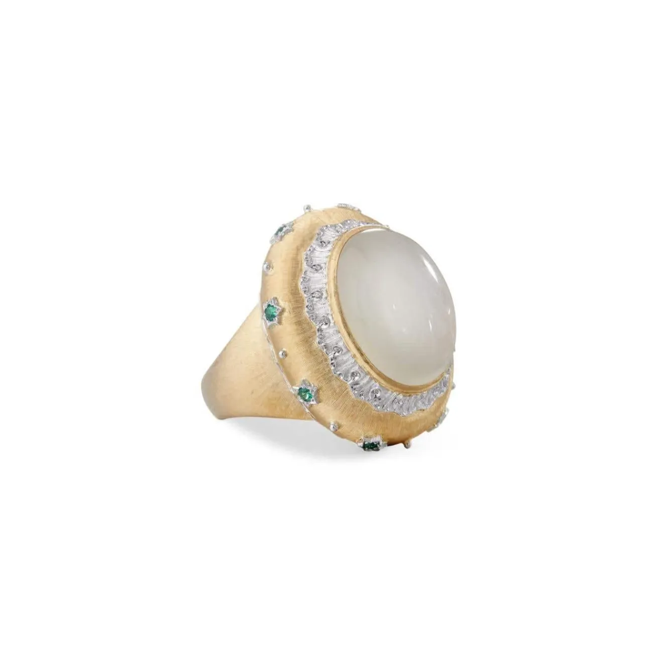 Buccellati MACRI COLOR YELLOW AND WHITE GOLD RING WITH MOONSTONE AND EMERALDS