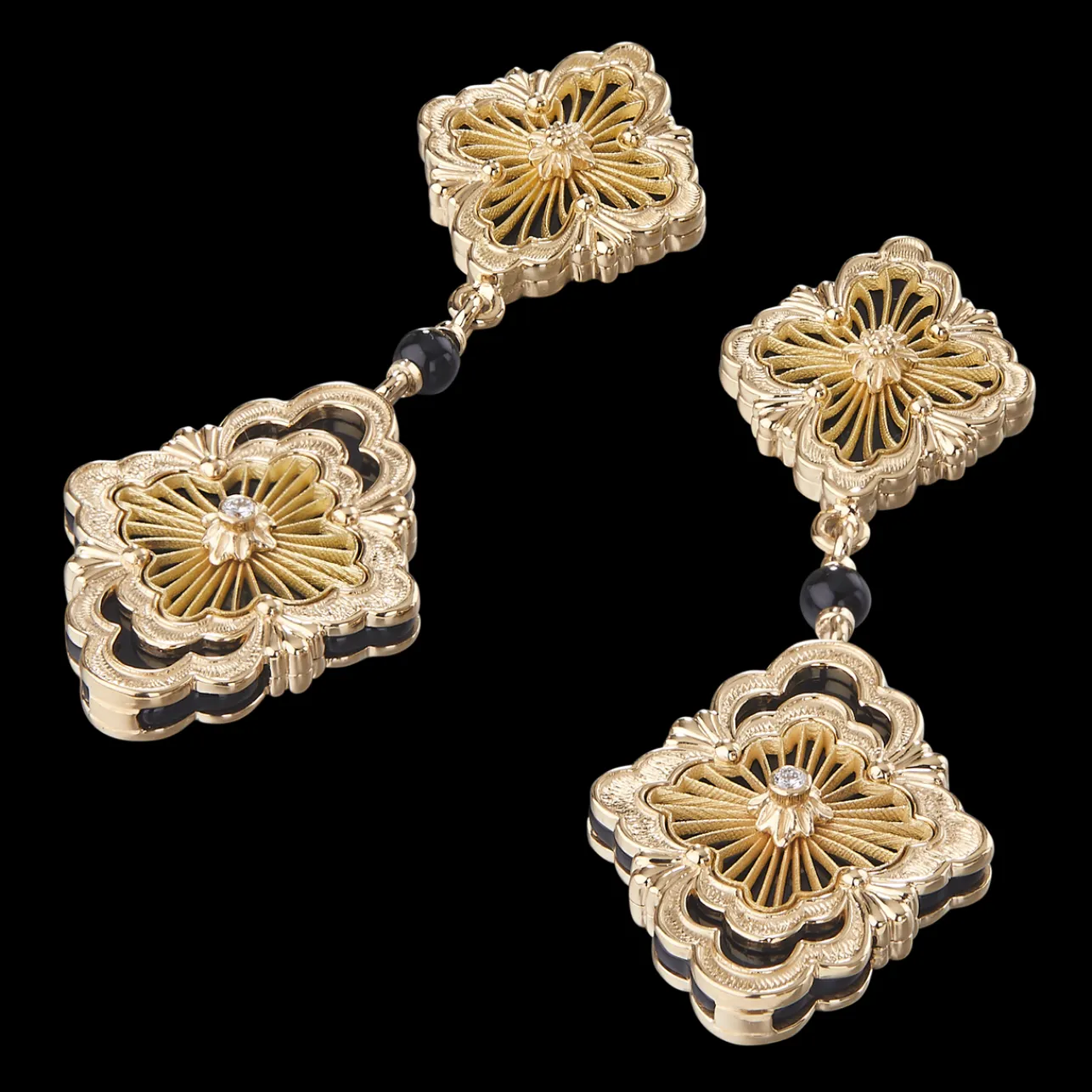 Buccellati OPERA TULLE YELLOW GOLD EARRINGS WITH ONYX AND CENTRAL DIAMOND