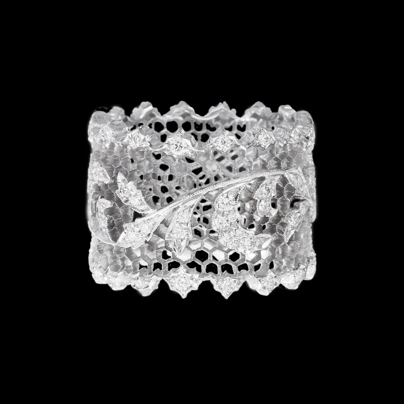 Buccellati TULLE WHITE GOLD ORNATO ETERNELLE RING