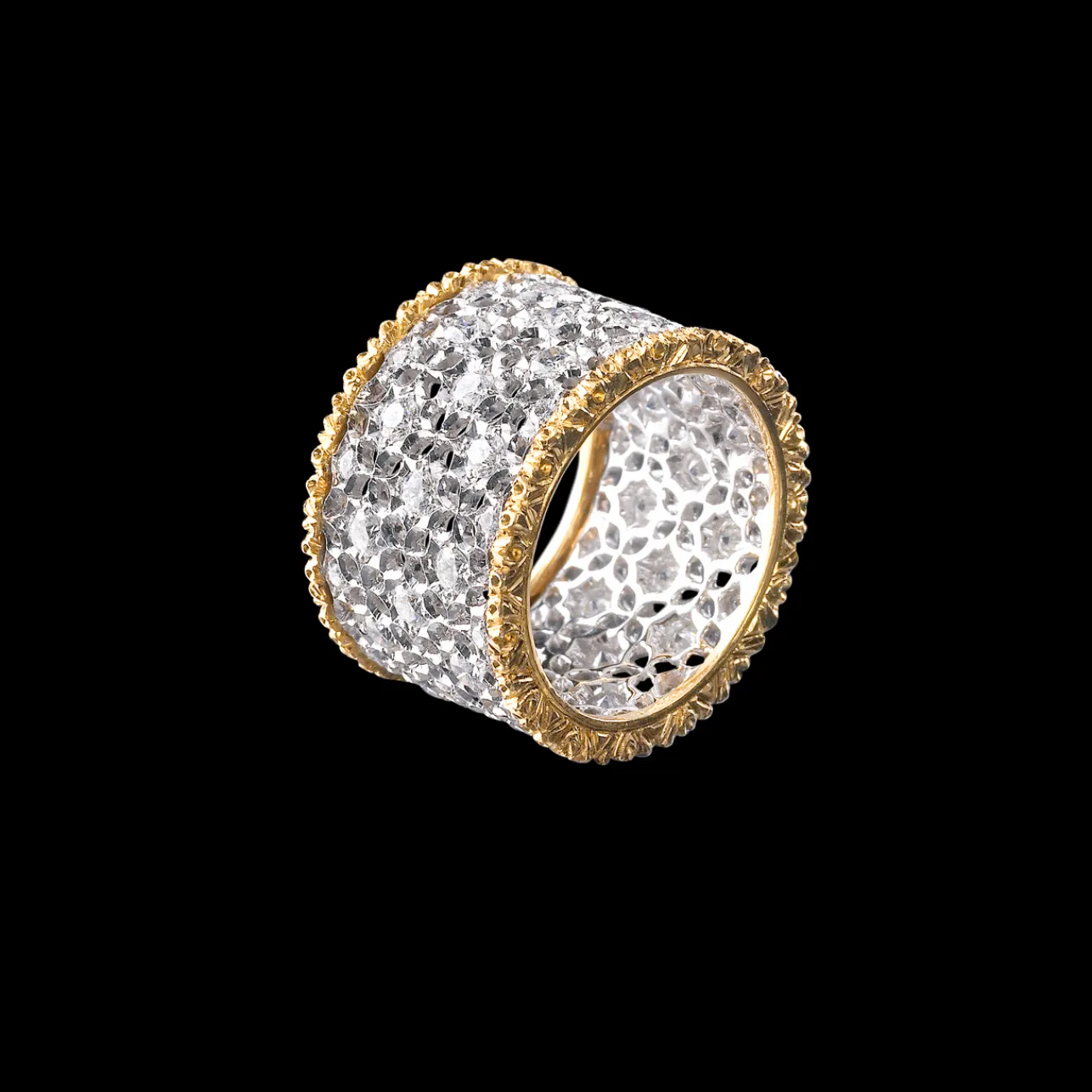 Buccellati WHITE AND YELLOW GOLD ETERNELLE BAND WITH DIAMONDS SCACCHI STYLE